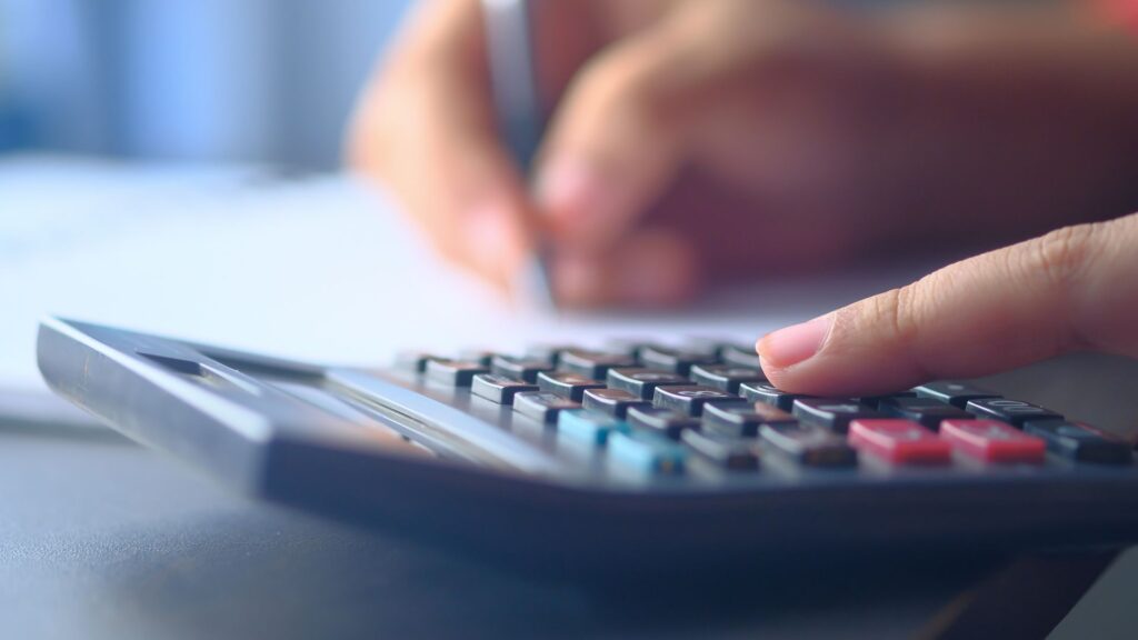 IRPF: Proposta de alíquota efetiva mínima de até 10% sobre rendimentos acima de R$ 50 mil mensais e aumento da faixa de isenção deve ser enviada ao Congresso ainda em 2024